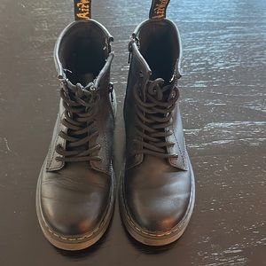 Like new kids doc martins Delaney boot